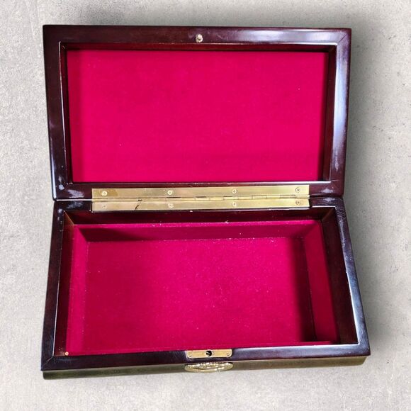 Vintage Bombay Company Mahogany Jewelry Box Red Velvet Lined w/ 2 Keys Large - Picture 4 of 16